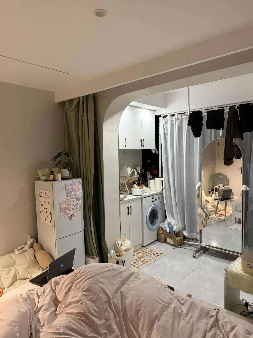 Cozy Home | Clean&Comfy | No Gender Limit | Hustle & Bustle | “Friends” | Chilled | LGBTQ Friendly | Pet Friendly