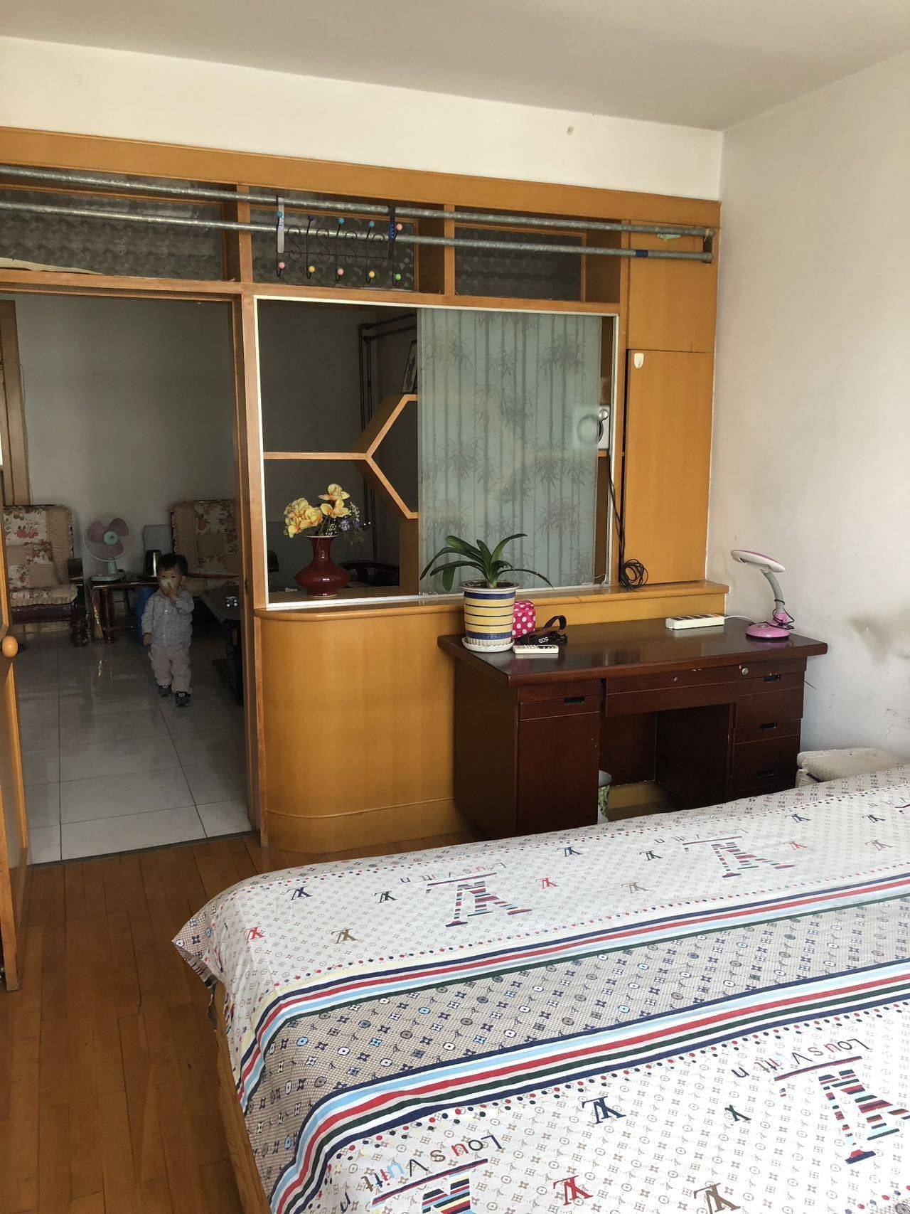 Cozy Home | Clean&Comfy | No Gender Limit | Hustle & Bustle