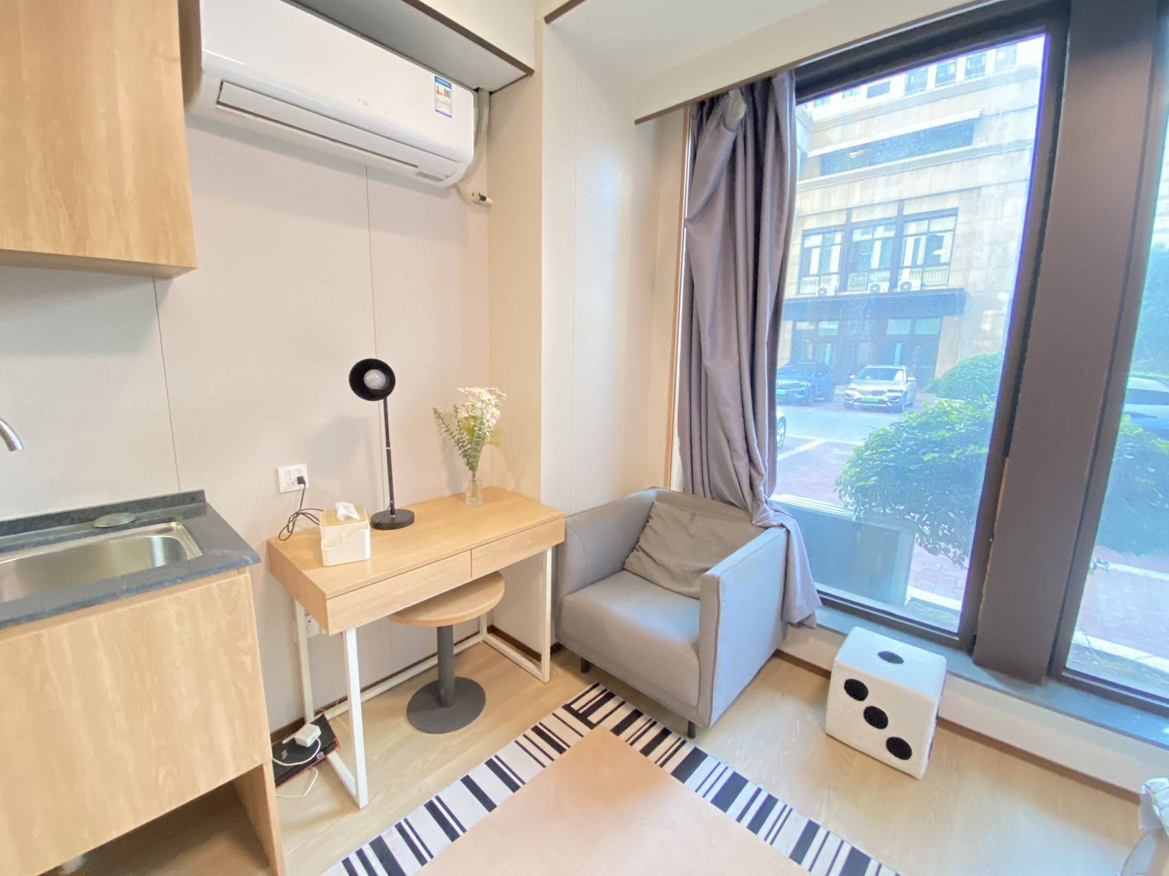 Cozy Home | Clean&Comfy | No Gender Limit | Hustle & Bustle | “Friends” | Chilled | LGBTQ Friendly | Pet Friendly
