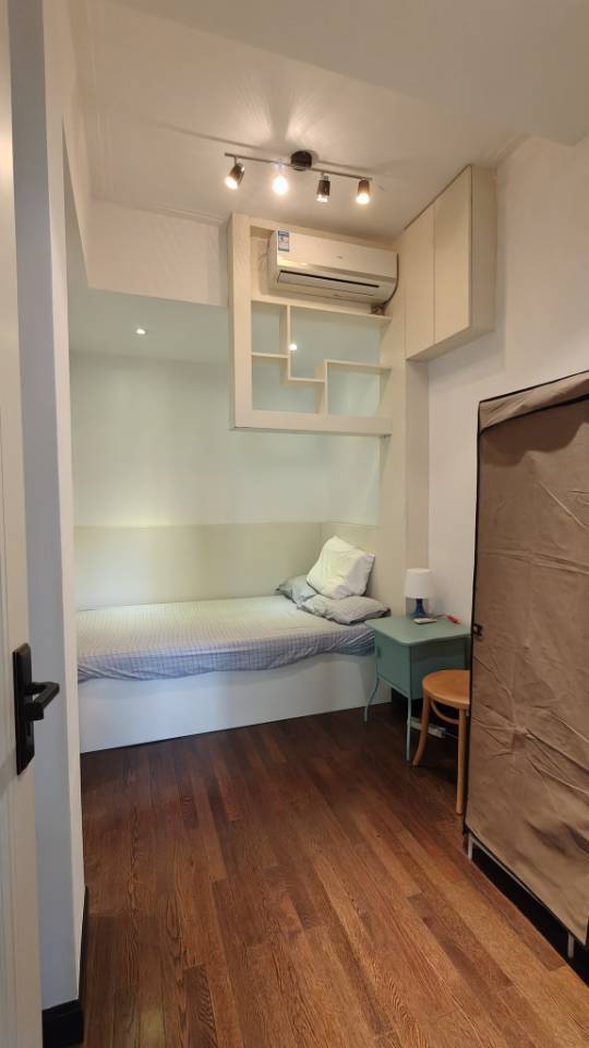 Cozy Home | Clean&Comfy | No Gender Limit | Hustle & Bustle | “Friends” | Chilled | LGBTQ Friendly