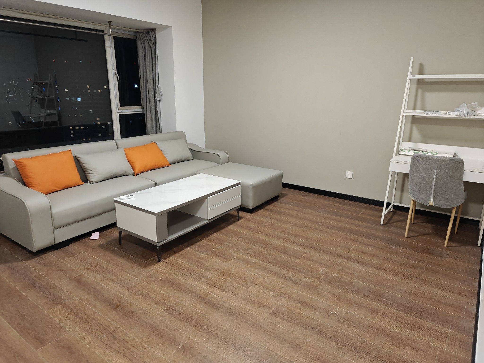 Cozy Home | Clean&Comfy | No Gender Limit | Hustle & Bustle | Chilled
