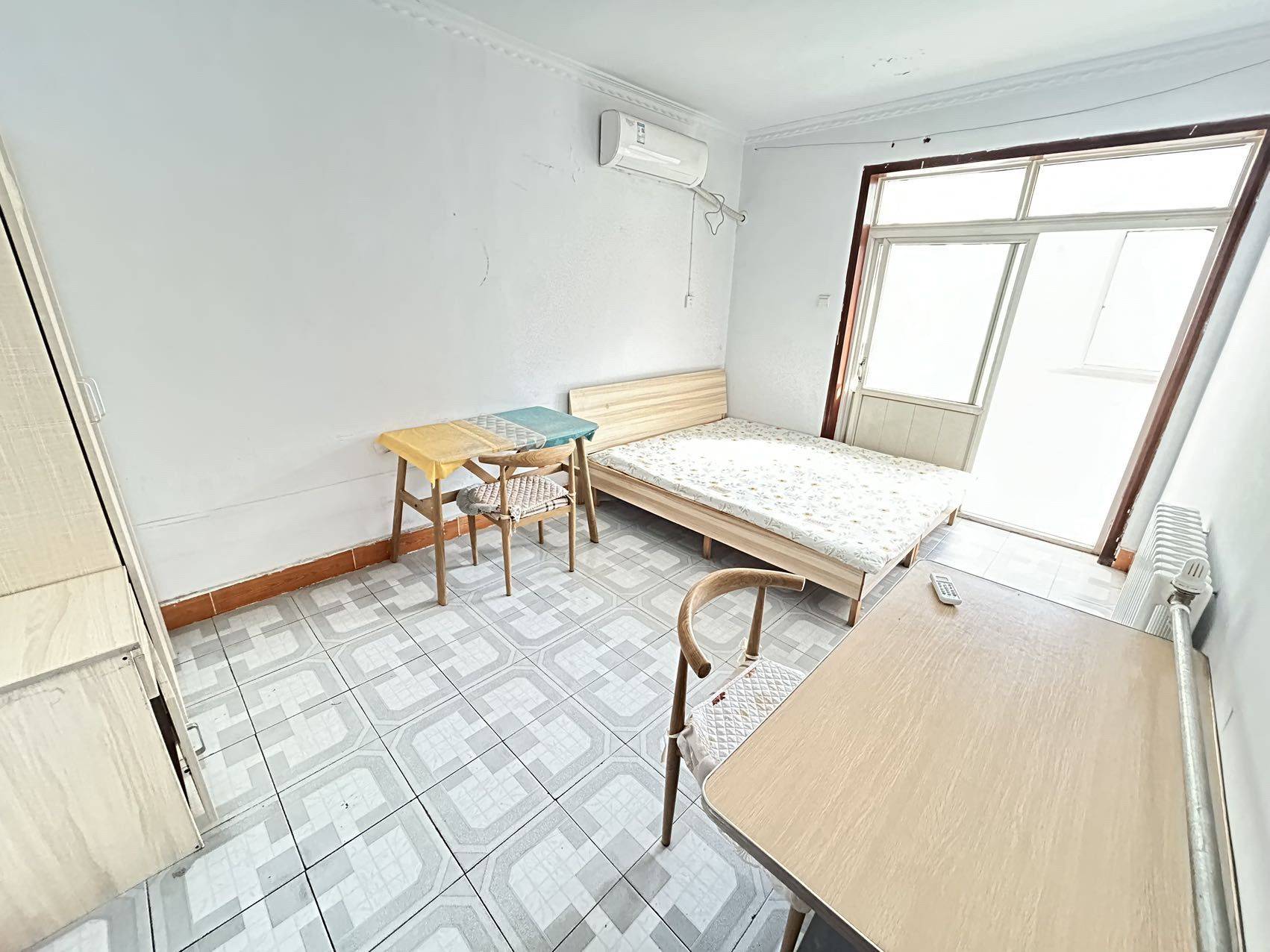 Cozy Home | Clean&Comfy | No Gender Limit | Hustle & Bustle | “Friends” | Chilled | LGBTQ Friendly | Pet Friendly