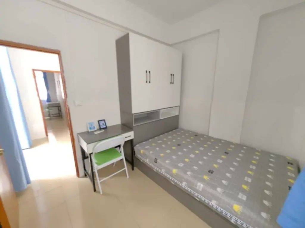 Cozy Home | Clean&Comfy | No Gender Limit | Hustle & Bustle | “Friends” | Chilled | LGBTQ Friendly | Pet Friendly