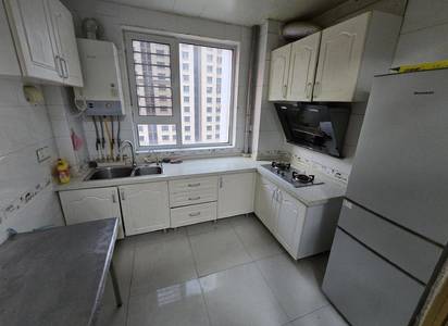 Cozy Home | Clean&Comfy | No Gender Limit | Hustle & Bustle | “Friends” | Chilled | LGBTQ Friendly