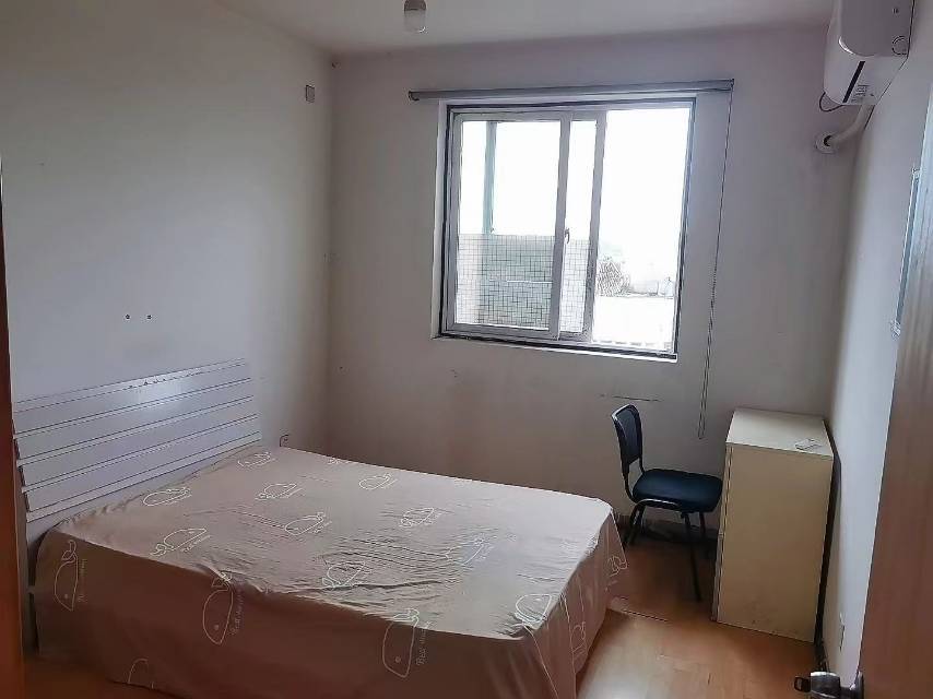 Shanghai-Baoshan-Hustle & Bustle