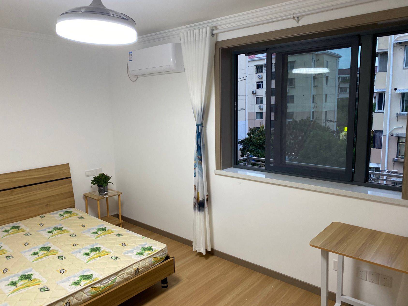 Shanghai-Pudong-Cozy Home,Clean&Comfy,No Gender Limit,Hustle & Bustle,“Friends”,Chilled,LGBTQ Friendly,Pet Friendly