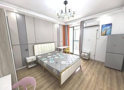 Cozy Home | Clean&Comfy | No Gender Limit | Hustle & Bustle | “Friends” | Chilled | LGBTQ Friendly | Pet Friendly
