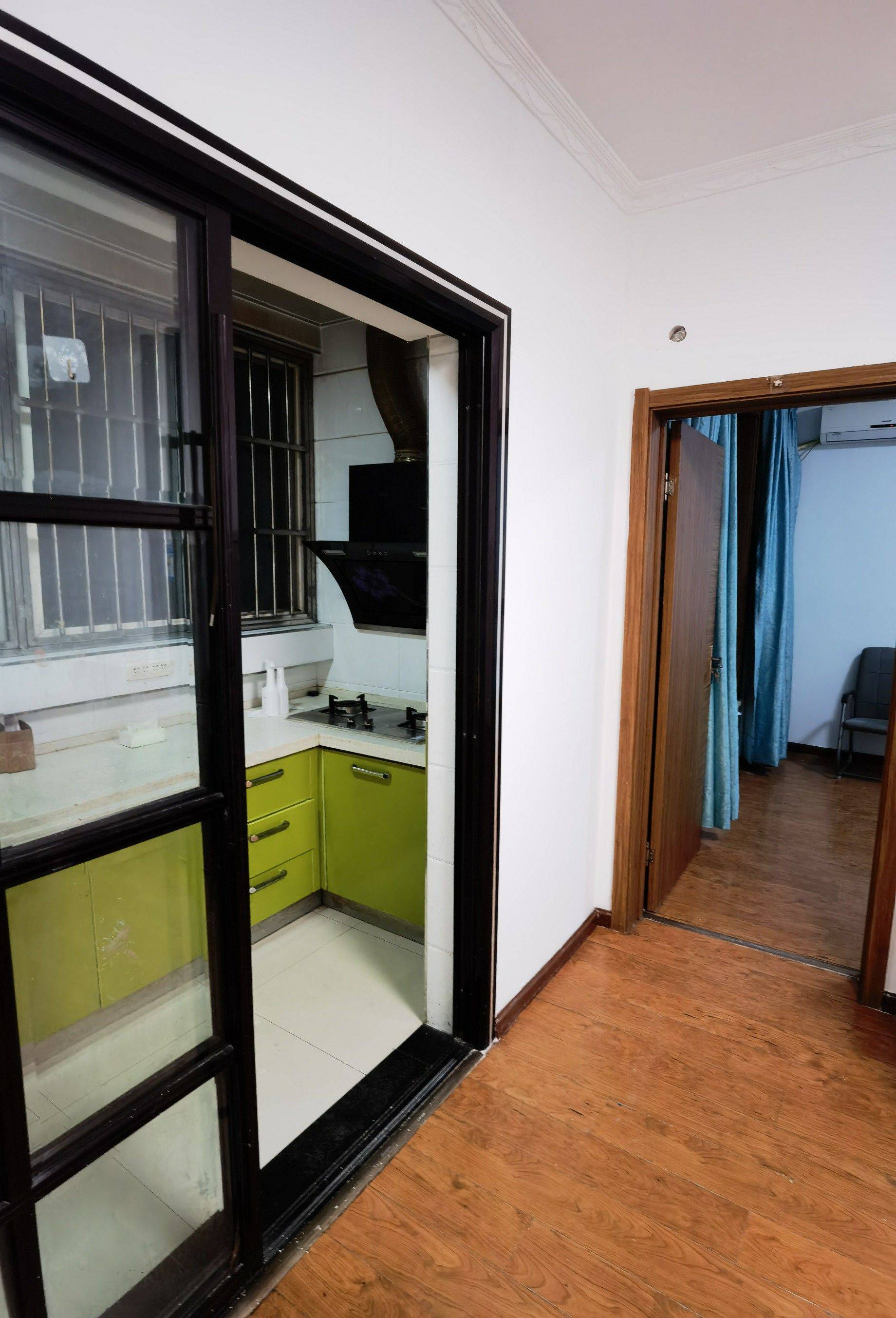 Xi'An-Weiyang-西咸万象城,🏠,一室一厅,交通便利,三桥地铁口,地铁口,Pet Friendly,LGBTQ Friendly,Cozy Home,Clean&Comfy,No Gender Limit,Hustle & Bustle