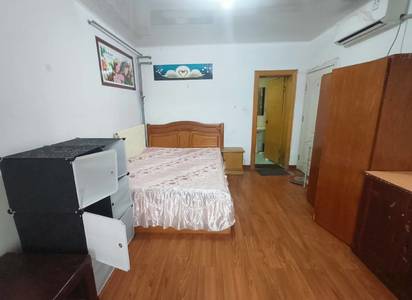 Cozy Home | Clean&Comfy | No Gender Limit | Hustle & Bustle | “Friends”