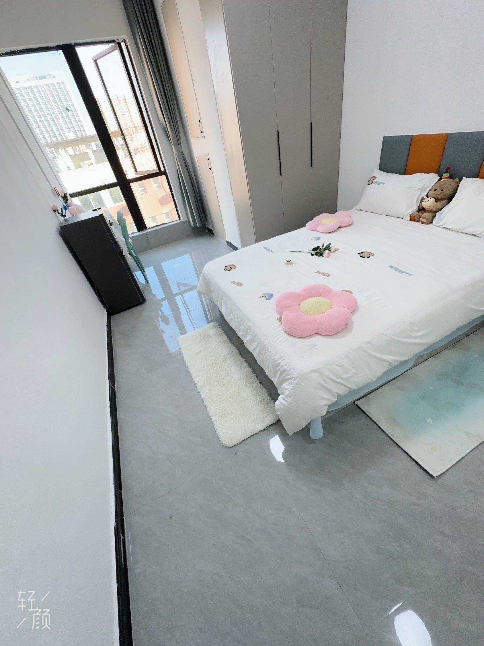 Cozy Home | Clean&Comfy | No Gender Limit