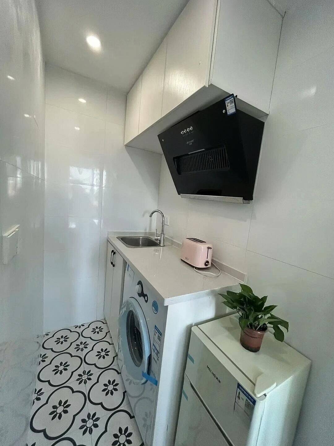 Shenzhen-BaoAn-Cozy Home,Clean&Comfy,No Gender Limit,Hustle & Bustle,“Friends”,Chilled,LGBTQ Friendly,Pet Friendly