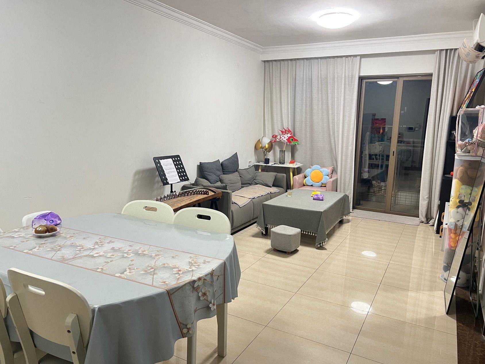 Guangzhou-Tianhe-No Gender Limit