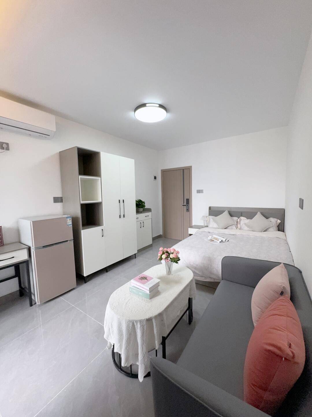 Shenzhen-BaoAn-Clean&Comfy,Pet Friendly