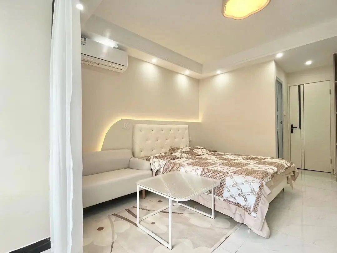 武汉-洪山-1RMB/晚,毕业季,地铁口,开学季,宠物友好,LGBTQ友好,温馨小窝,干净治愈,不限性别,市井烟火气,老友记,慢时光