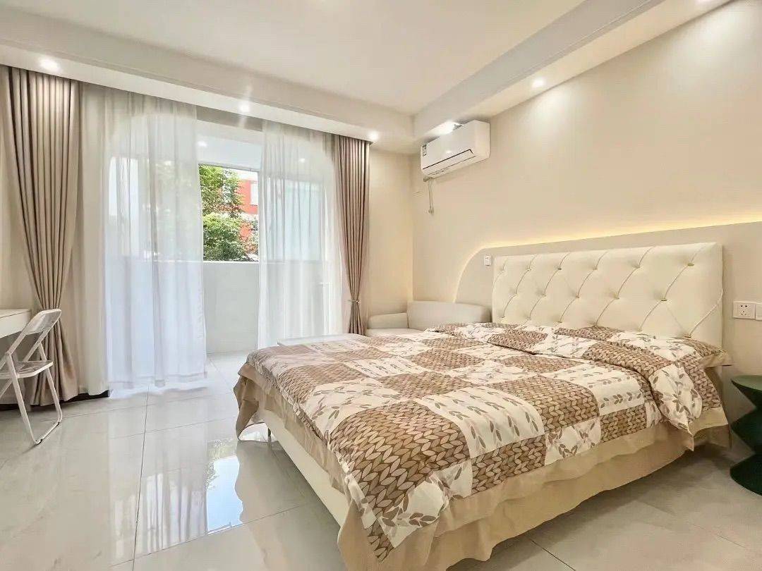 武汉-洪山-1RMB/晚,毕业季,地铁口,开学季,宠物友好,LGBTQ友好,温馨小窝,干净治愈,不限性别,市井烟火气,老友记,慢时光