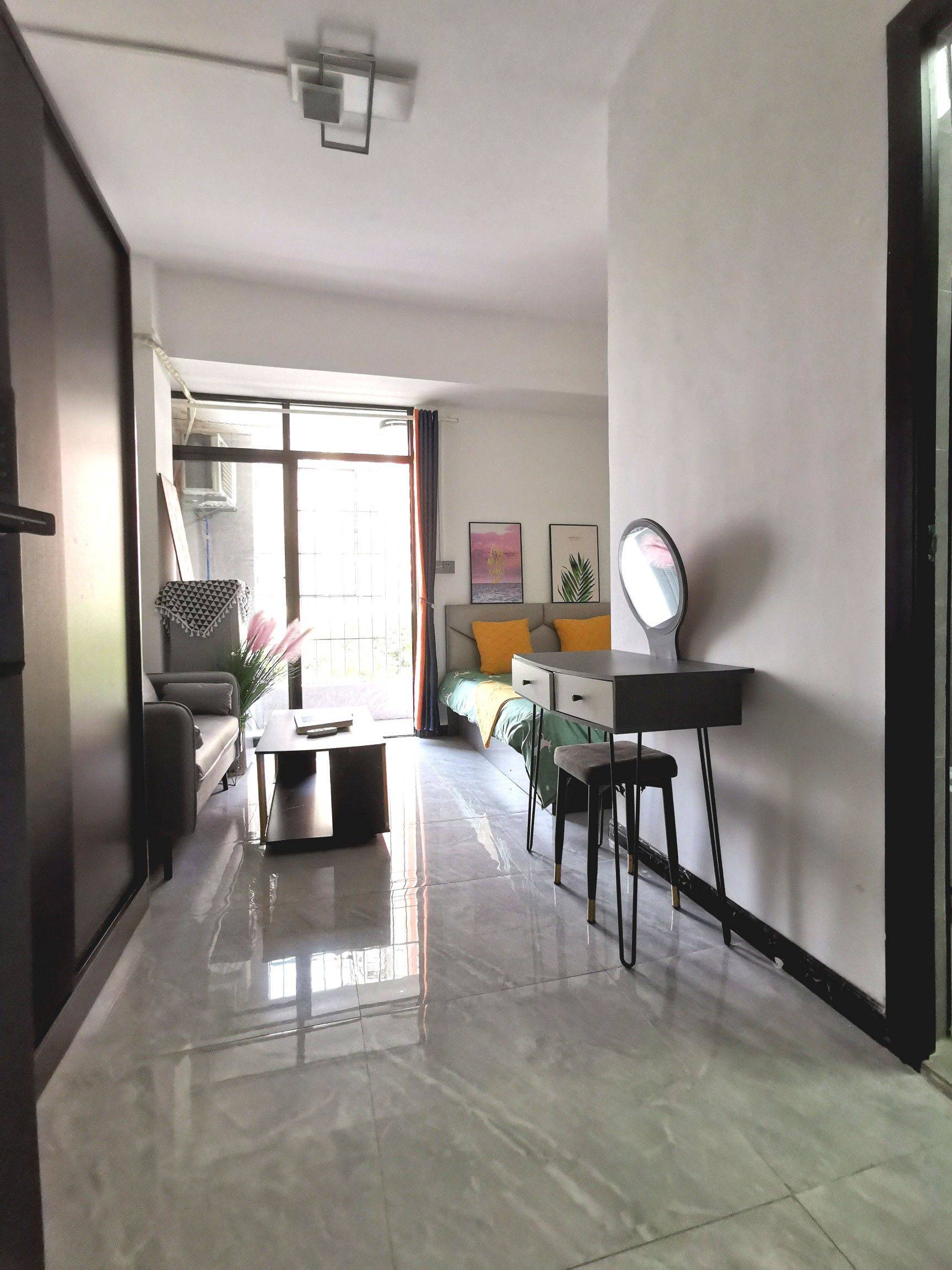 Cozy Home-Clean&Comfy-No Gender Limit-Hustle & Bustle-“Friends”-Chilled-LGBTQ Friendly