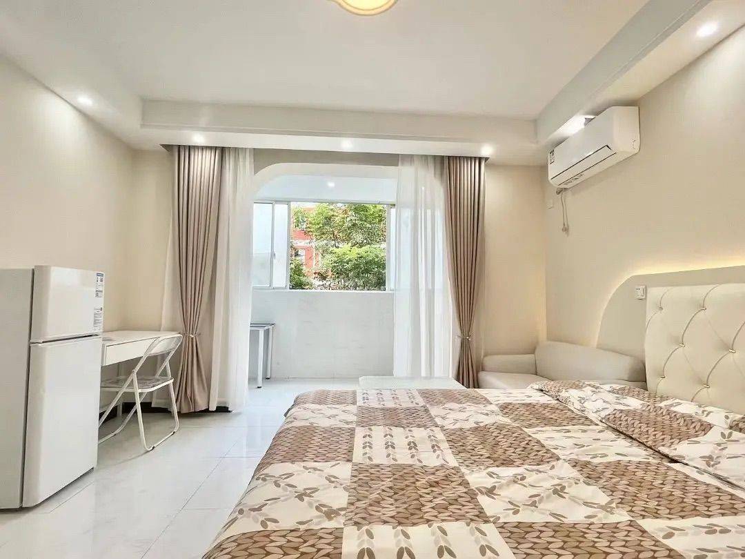 武汉-洪山-1RMB/晚,毕业季,地铁口,开学季,宠物友好,LGBTQ友好,温馨小窝,干净治愈,不限性别,市井烟火气,老友记,慢时光