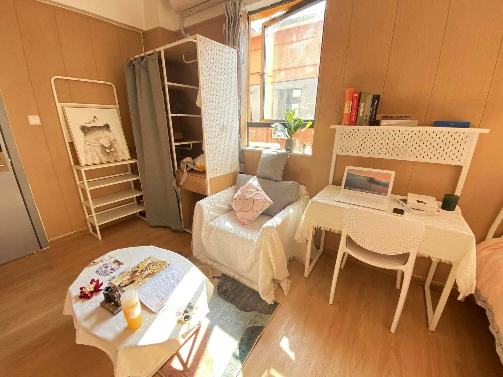 Shenzhen-Longhua-Clean&Comfy