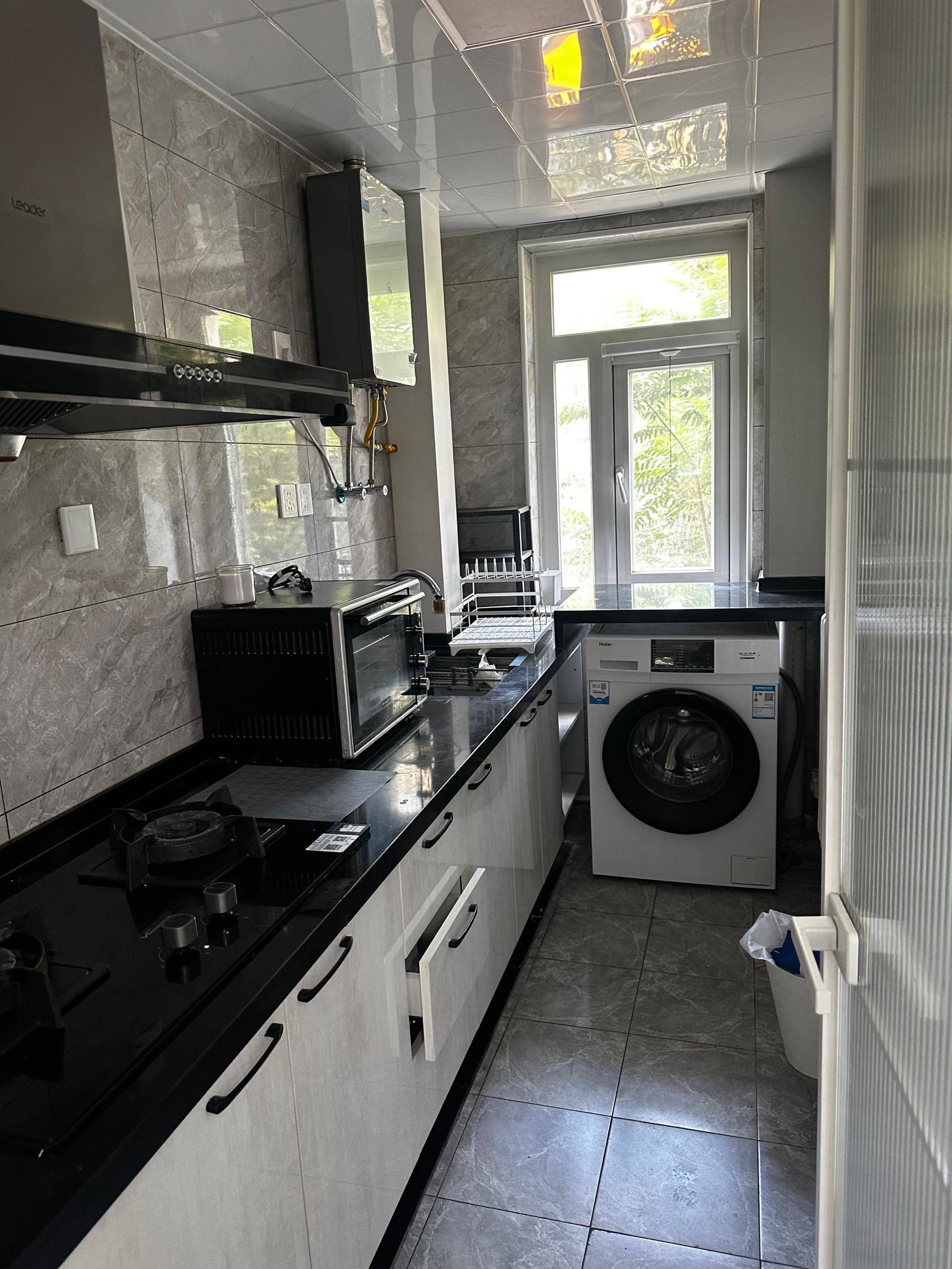 Beijing-Haidian-Cozy Home,Clean&Comfy,No Gender Limit,Hustle & Bustle,“Friends”,Chilled,LGBTQ Friendly,Pet Friendly