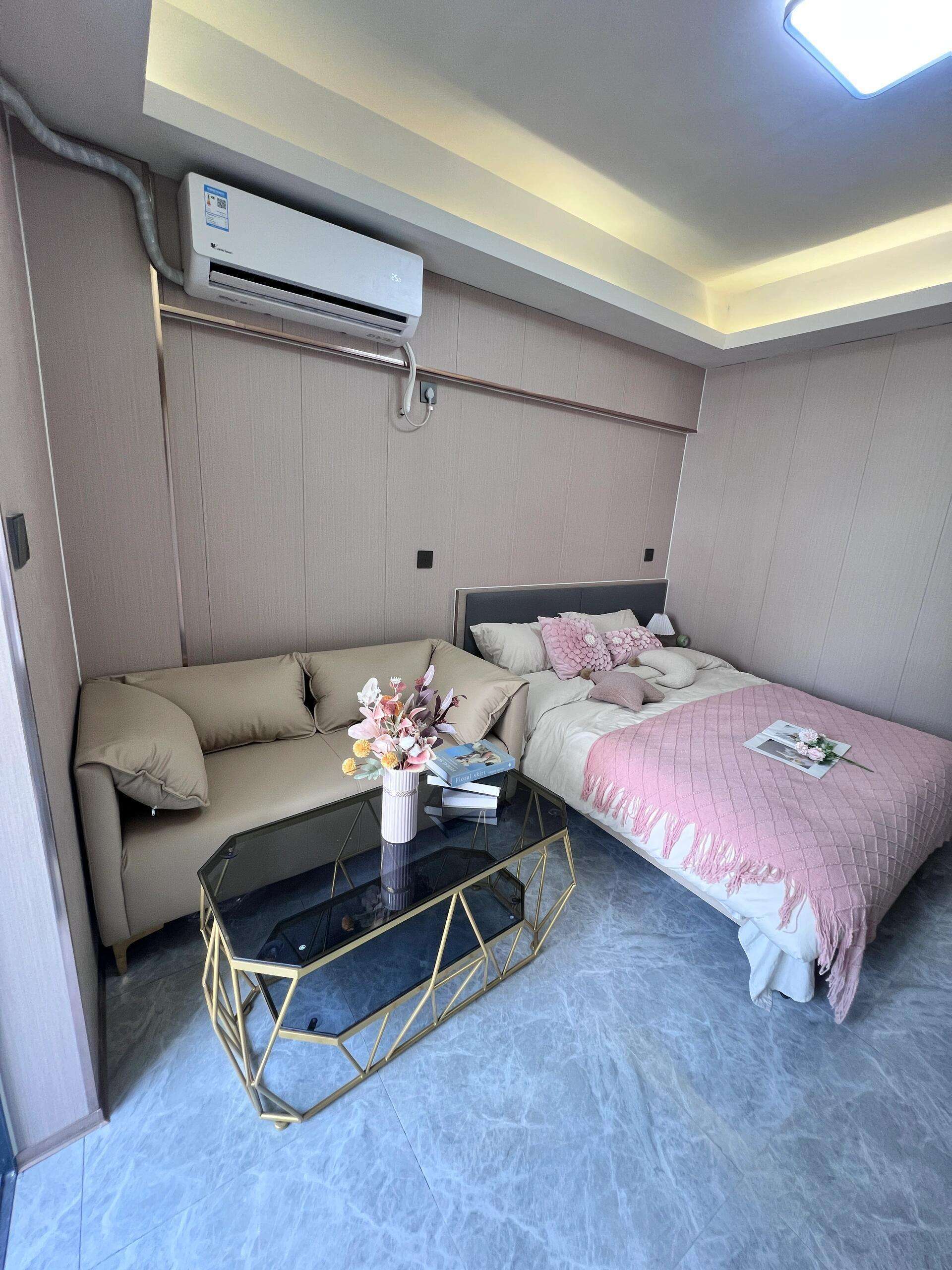 Shenzhen-Longgang-Cozy Home,Clean&Comfy,No Gender Limit,Hustle & Bustle,“Friends”,Chilled,LGBTQ Friendly,Pet Friendly