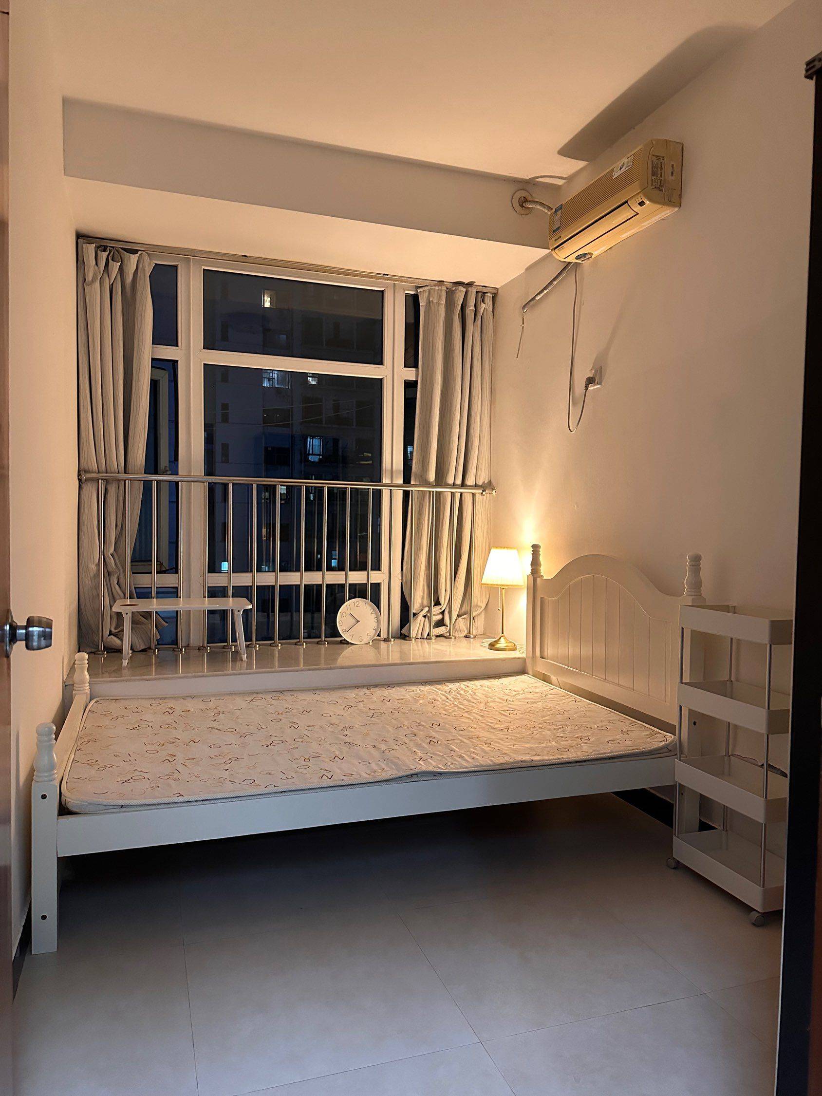 Shenzhen-Futian-Clean&Comfy,No Gender Limit,Hustle & Bustle,Chilled