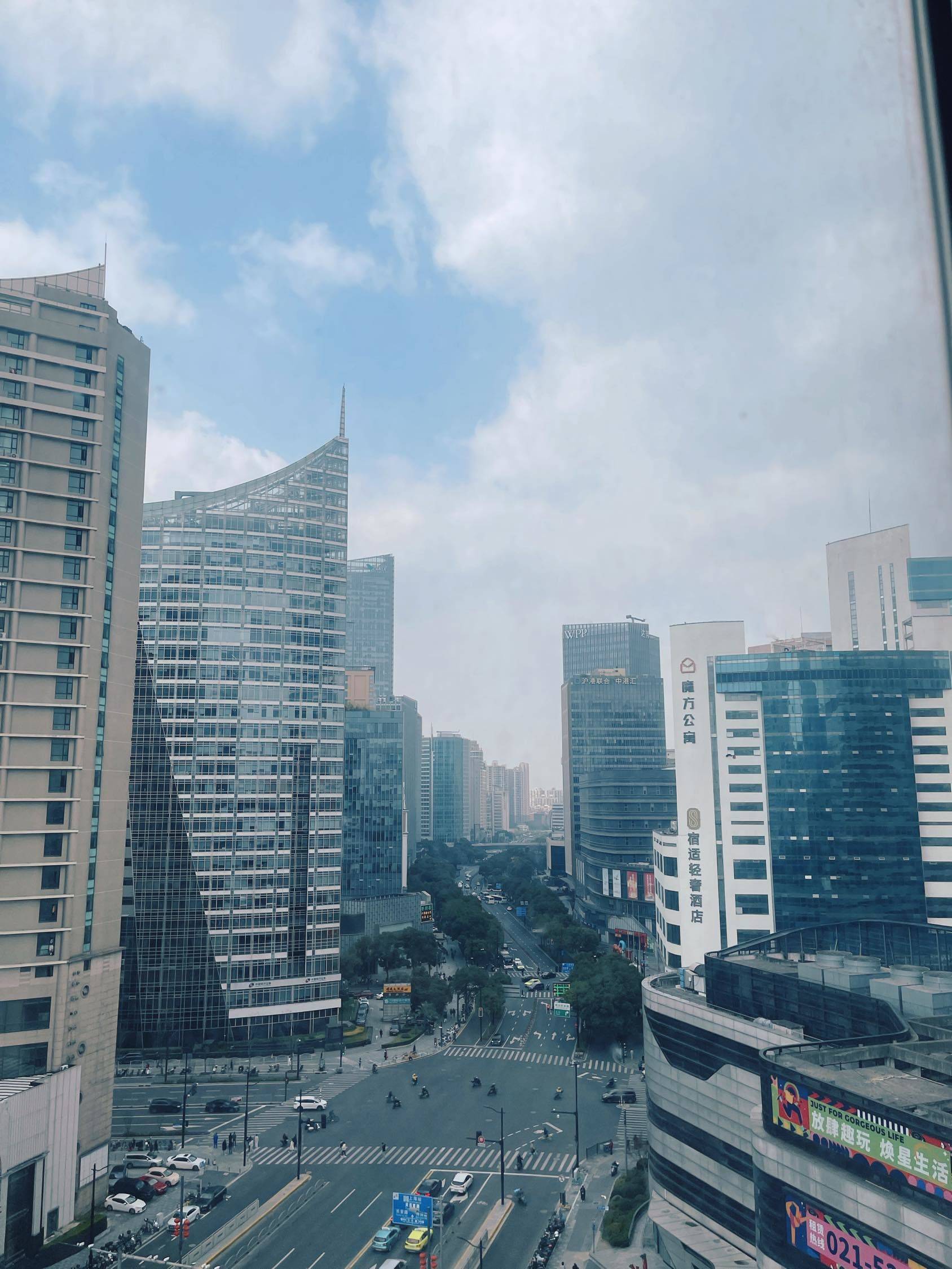 Shanghai-Jing‘An-民宅民用水电,南京西路附近,房东直租,苏河湾旁,淮海路附近,外滩附近,对面地铁口,押一付一,LGBTQ Friendly,Cozy Home,Clean&Comfy,No Gender Limit,Hustle & Bustle