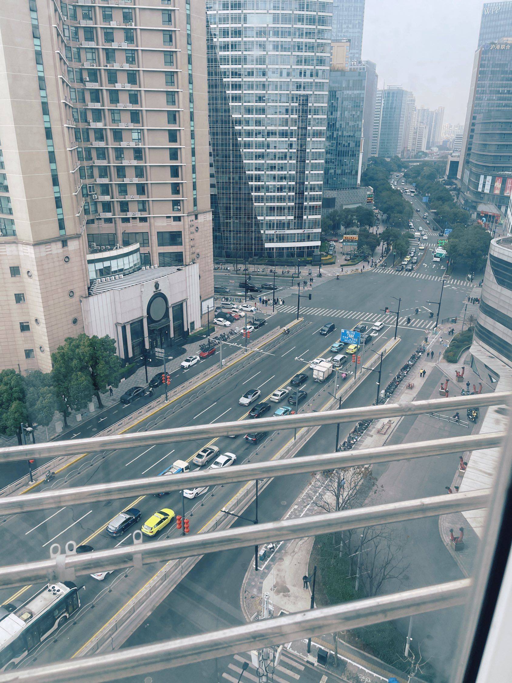 Shanghai-Jing‘An-民宅民用水电,南京西路附近,房东直租,苏河湾旁,淮海路附近,外滩附近,对面地铁口,押一付一,LGBTQ Friendly,Cozy Home,Clean&Comfy,No Gender Limit,Hustle & Bustle