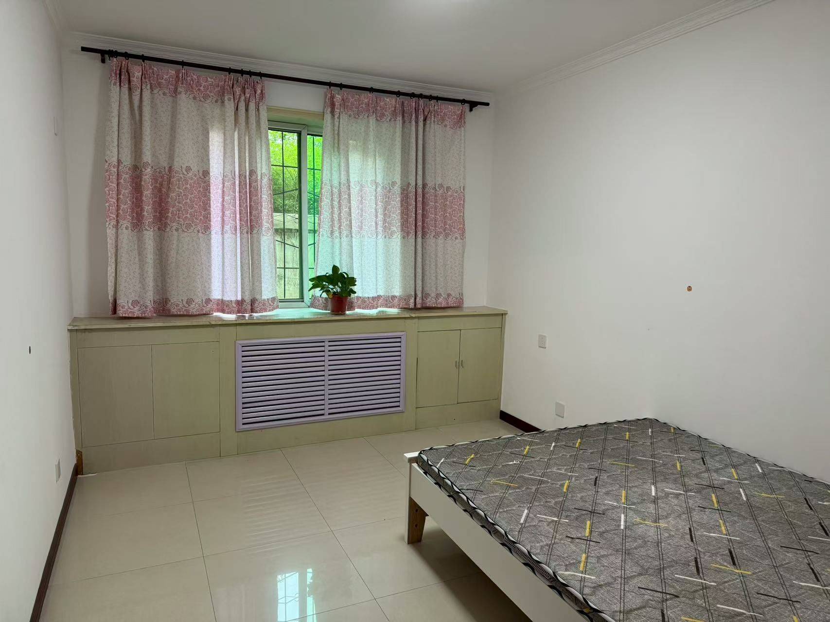 Xi'An-Weiyang-Cozy Home,Clean&Comfy,No Gender Limit,Hustle & Bustle,Chilled