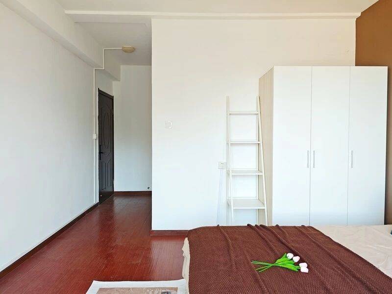 Hangzhou-Binjiang-Cozy Home,Clean&Comfy,No Gender Limit,Hustle & Bustle,“Friends”,Chilled,LGBTQ Friendly