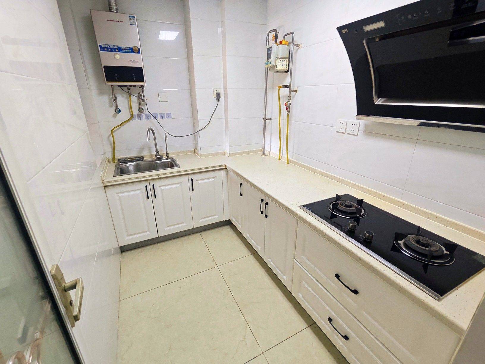 Zhengzhou-Guancheng-Cozy Home,Clean&Comfy,No Gender Limit,Hustle & Bustle,“Friends”,Chilled,LGBTQ Friendly,Pet Friendly