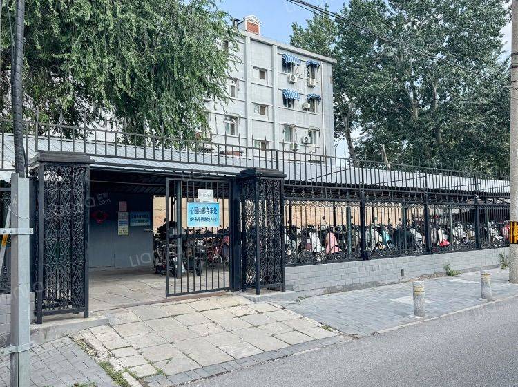 Beijing-Dongcheng-No Gender Limit,Hustle & Bustle,Pet Friendly