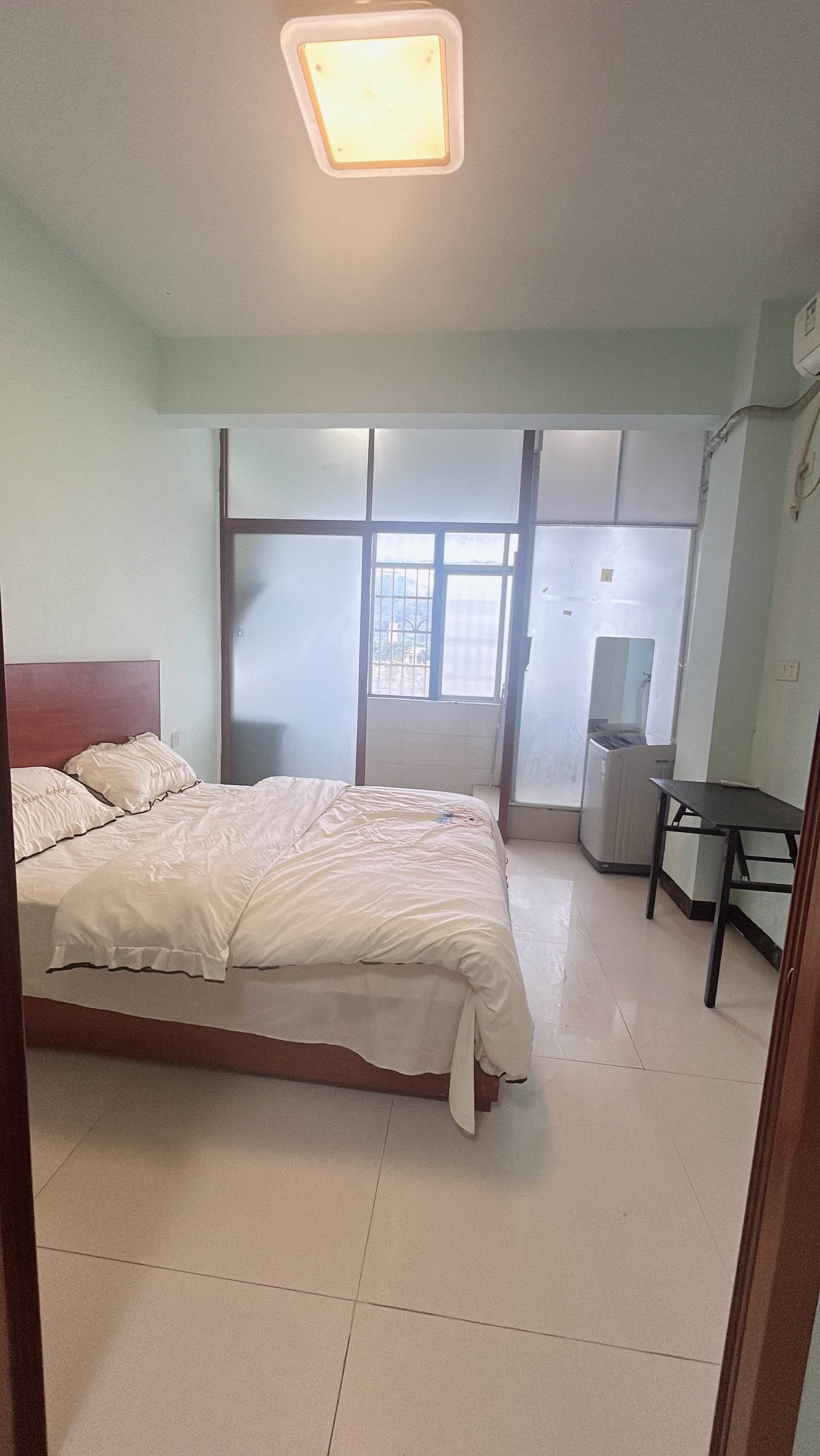 Guangzhou-Tianhe-Cozy Home,Clean&Comfy,No Gender Limit,Hustle & Bustle,“Friends”,Chilled,LGBTQ Friendly,Pet Friendly