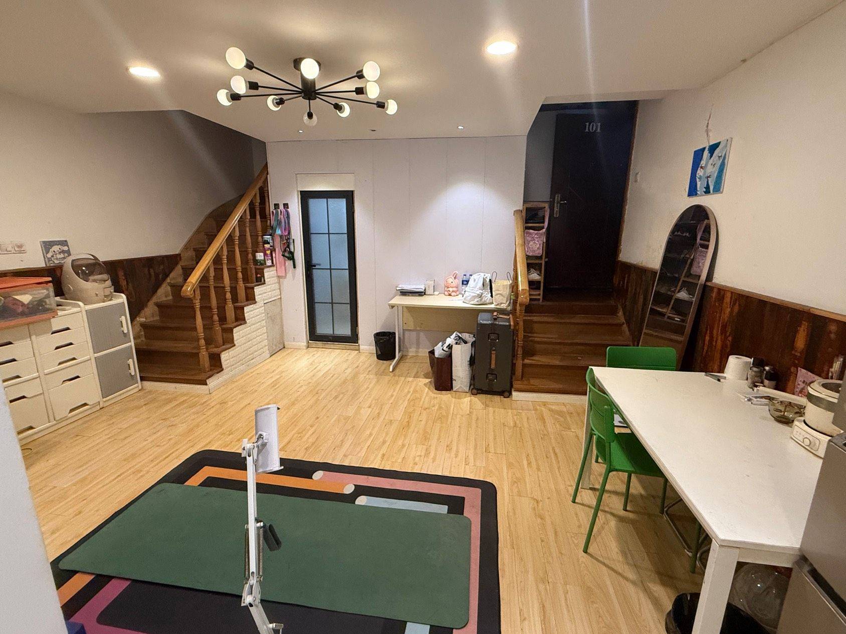 Shanghai-Jing‘An-200RMB/Night,Cozy Home,Clean&Comfy,No Gender Limit,Hustle & Bustle,“Friends”,Chilled,LGBTQ Friendly
