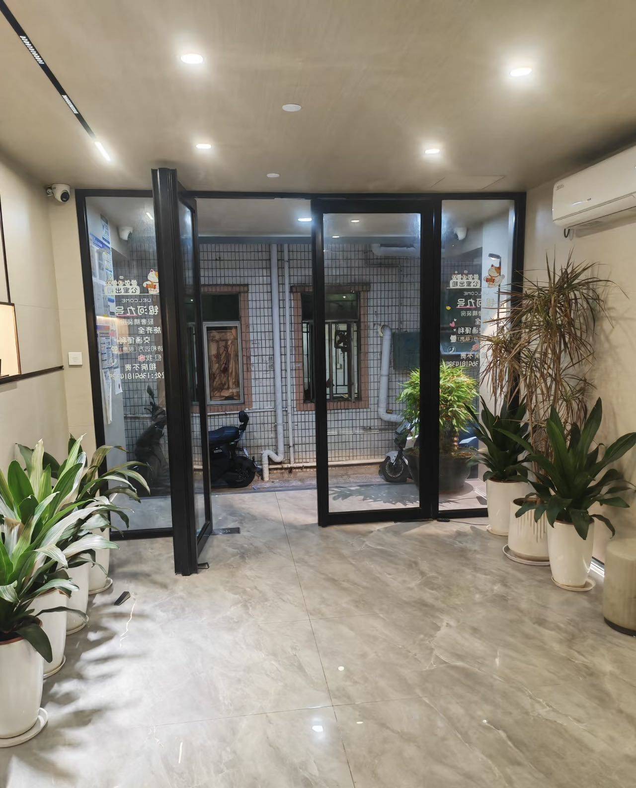 Shenzhen-Futian-Cozy Home,Clean&Comfy,Hustle & Bustle,“Friends”,Chilled,LGBTQ Friendly,Pet Friendly