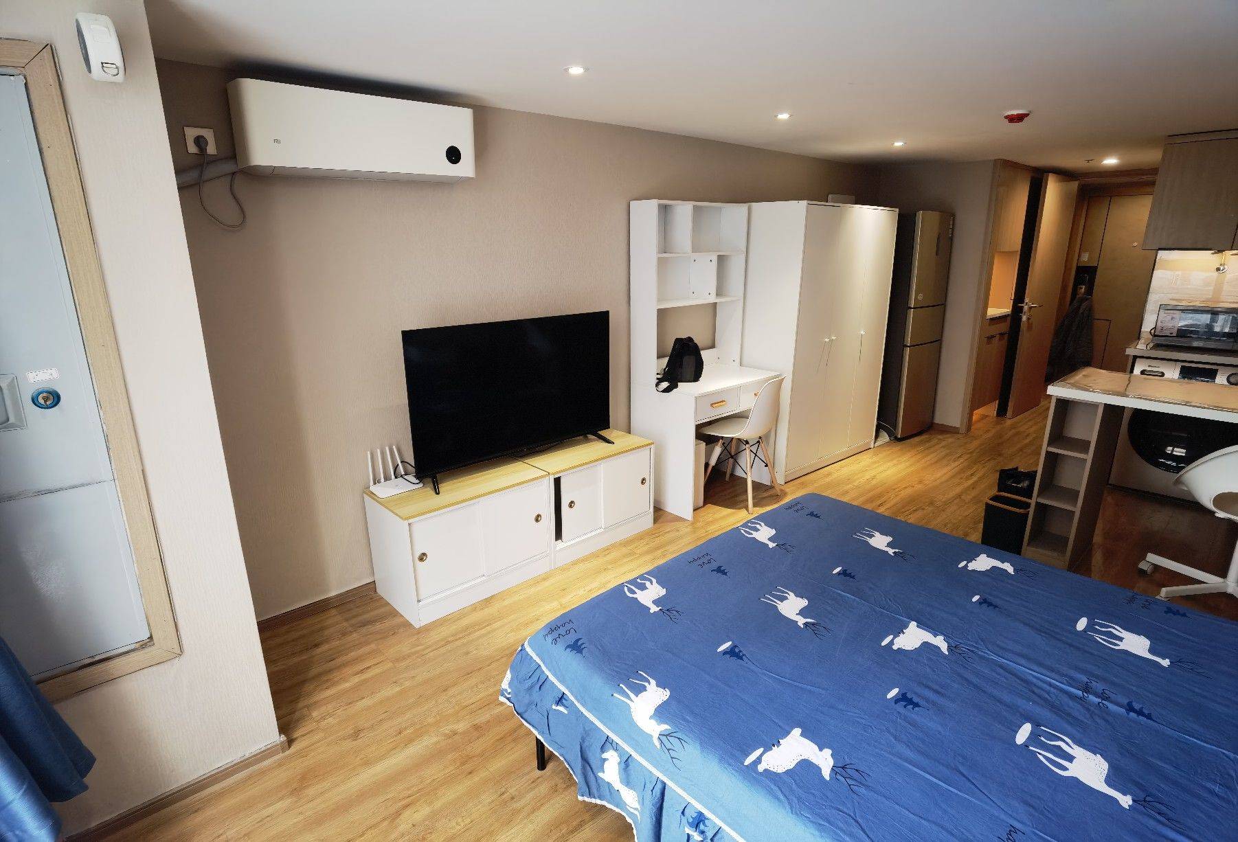 Nanjing-Jianye-Cozy Home,Clean&Comfy,No Gender Limit,Hustle & Bustle,“Friends”,Chilled,LGBTQ Friendly,Pet Friendly