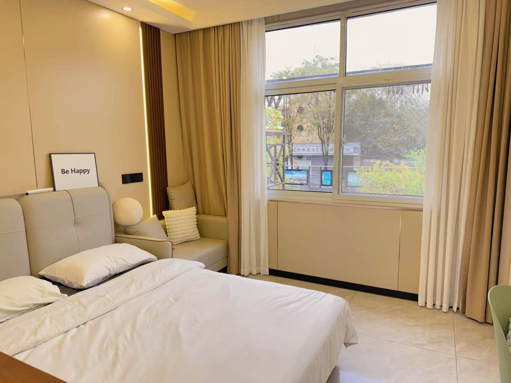 Nanjing-Gulou-Cozy Home,Clean&Comfy,No Gender Limit,Hustle & Bustle,“Friends”,Chilled,LGBTQ Friendly,Pet Friendly