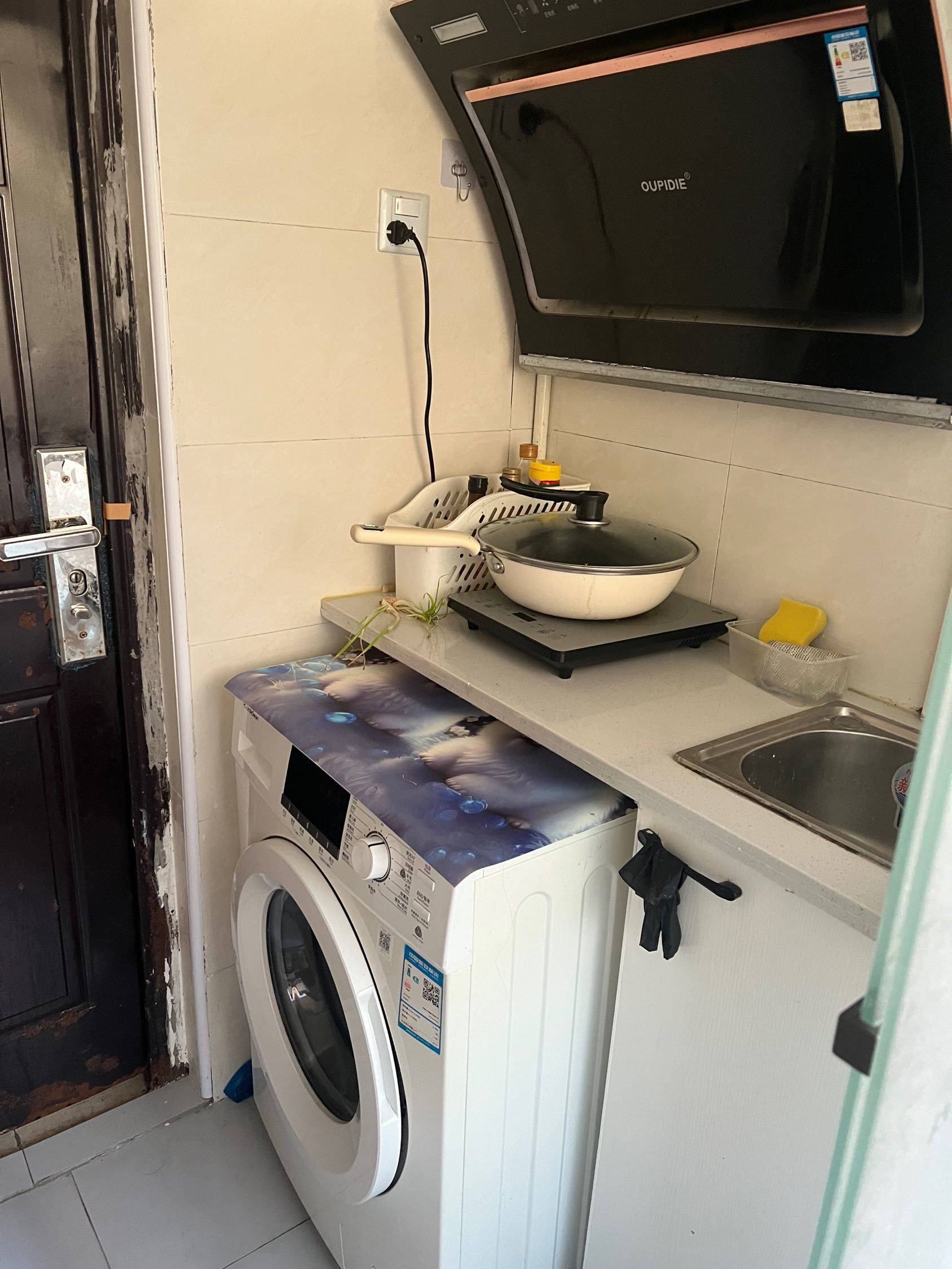 Shanghai-Pudong-Cozy Home,Clean&Comfy,No Gender Limit,Hustle & Bustle,“Friends”,Chilled,LGBTQ Friendly