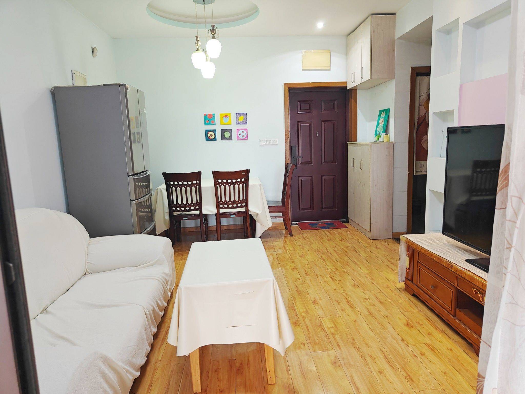 Cozy Home-Clean&Comfy-No Gender Limit-Hustle & Bustle-“Friends”-Chilled