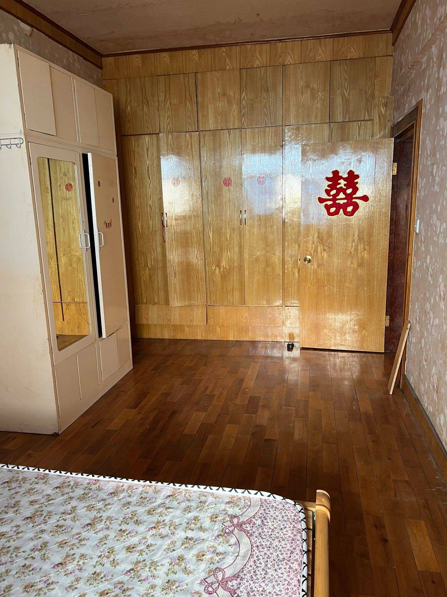 盤龍 穿金路农行宿舍楼