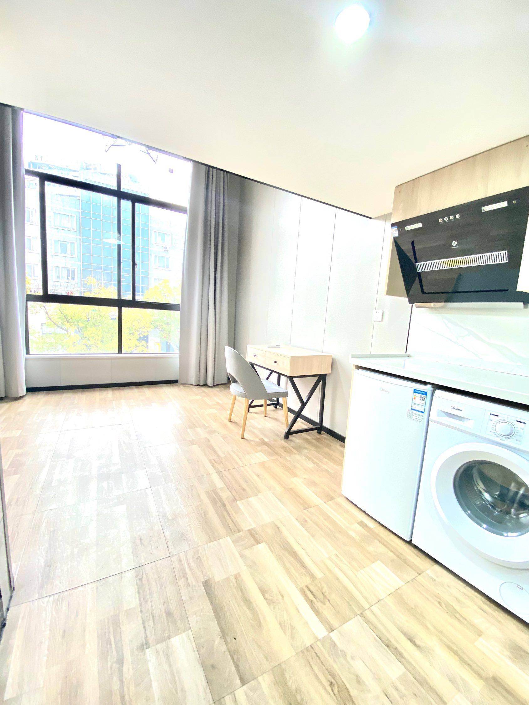 Shanghai-Pudong-Cozy Home,Clean&Comfy,No Gender Limit,Hustle & Bustle,“Friends”,Chilled,LGBTQ Friendly,Pet Friendly