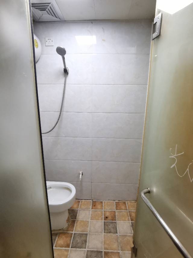 Shenzhen-Longgang-地铁,五和地铁,坂田龙岗,坂田北地铁,商品房,特价小单房,LGBTQ Friendly,Cozy Home,Clean&Comfy,No Gender Limit,Hustle & Bustle,“Friends”,Chilled