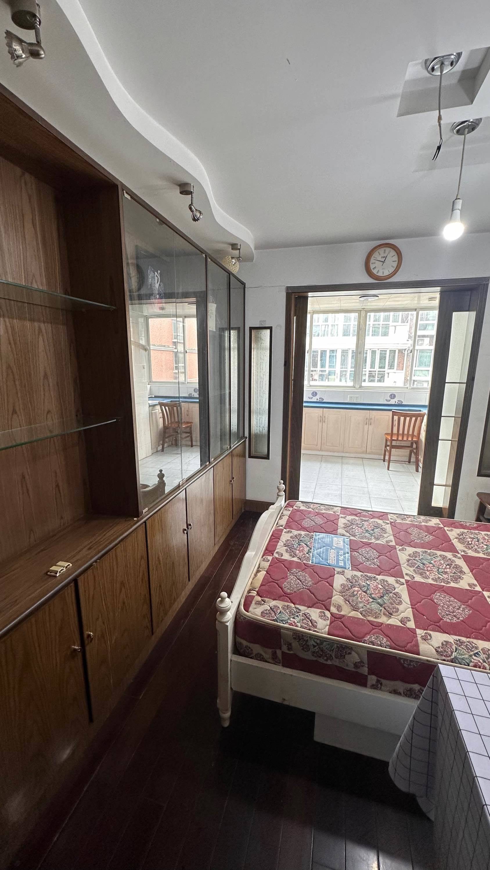 Nanjing-Gulou-Cozy Home,Clean&Comfy,No Gender Limit,Hustle & Bustle