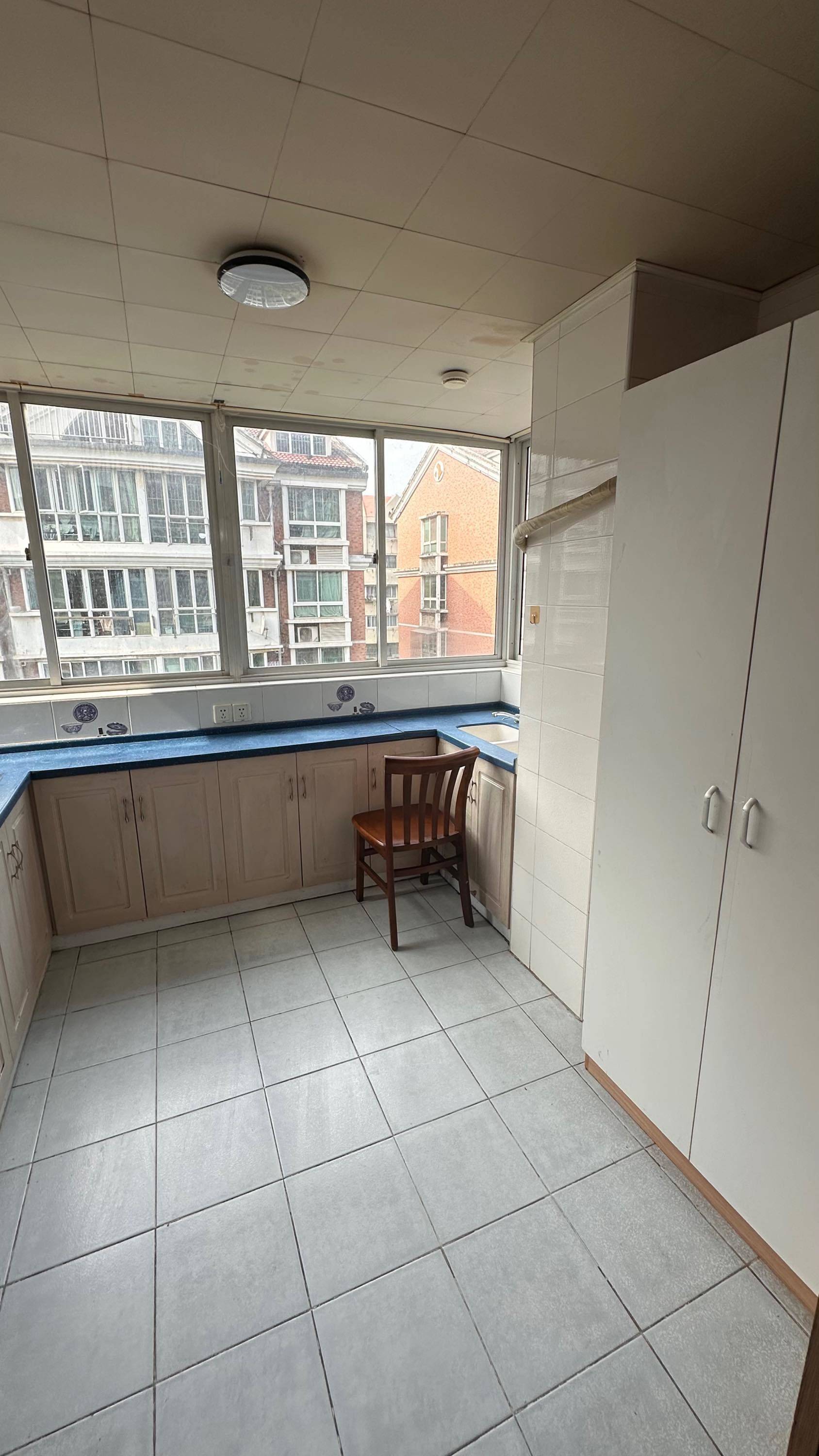 Nanjing-Gulou-Cozy Home,Clean&Comfy,No Gender Limit,Hustle & Bustle