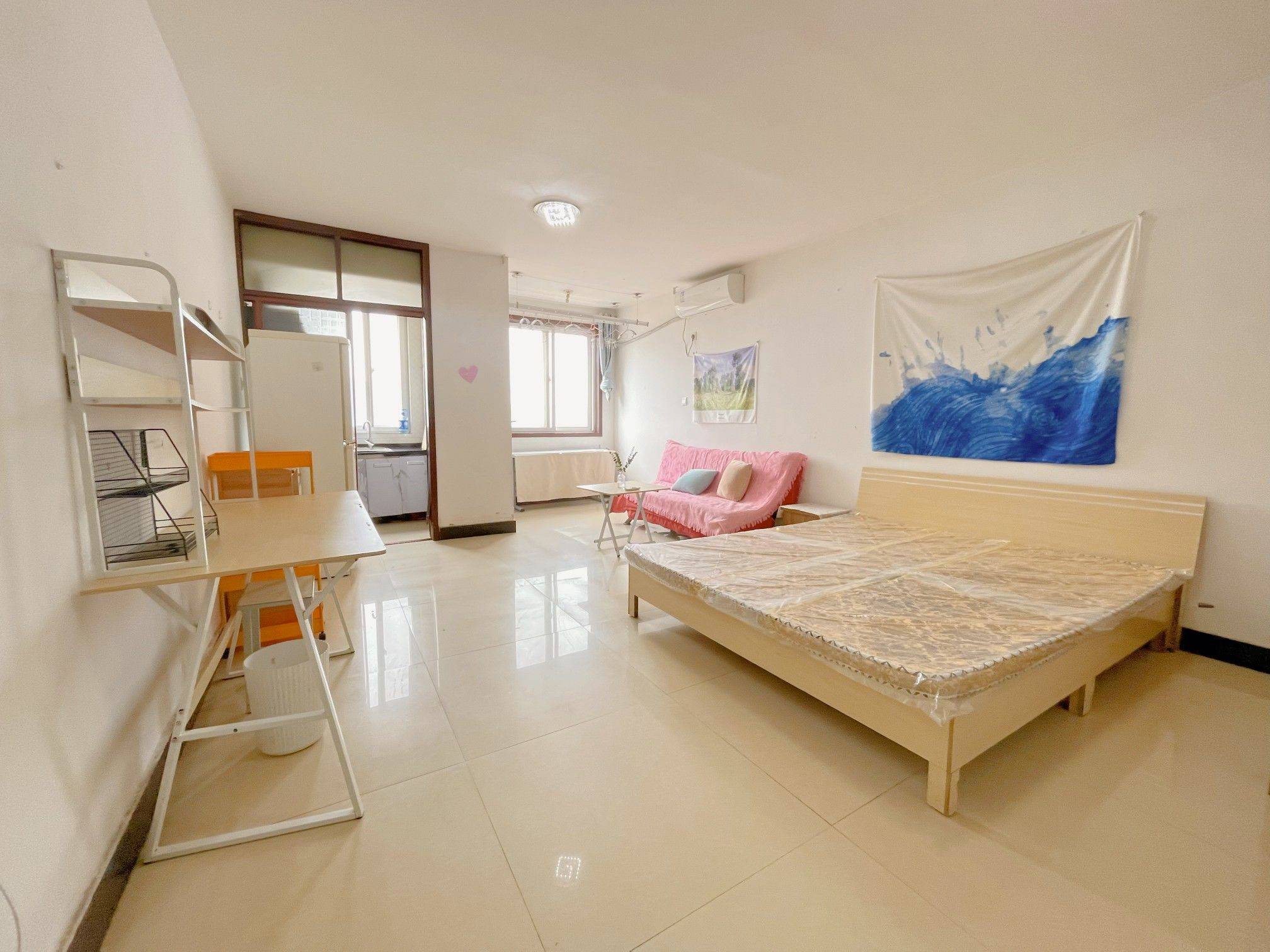 Zhengzhou-Jinshui-Cozy Home,Clean&Comfy,No Gender Limit,Hustle & Bustle,“Friends”,Chilled,LGBTQ Friendly,Pet Friendly