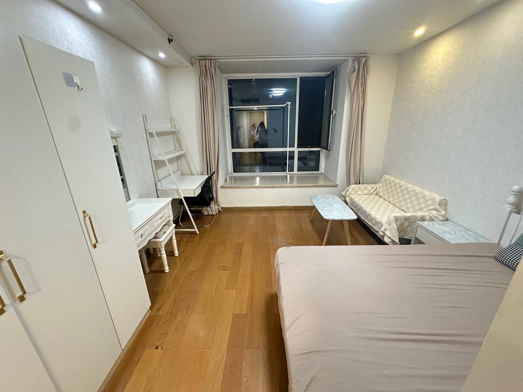 Beijing-Haidian-Cozy Home,Hustle & Bustle,“Friends”,Chilled