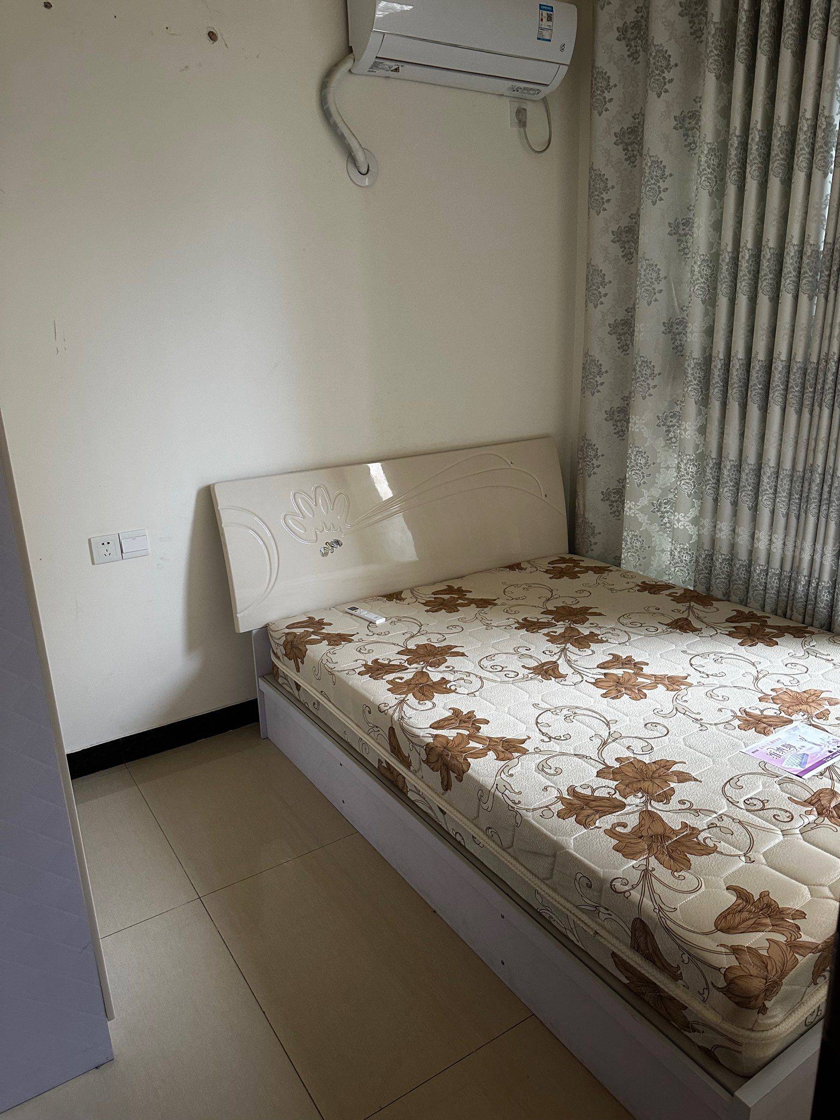 Chengdu-Wenjiang-Cozy Home,Clean&Comfy,No Gender Limit,Hustle & Bustle,“Friends”,Chilled