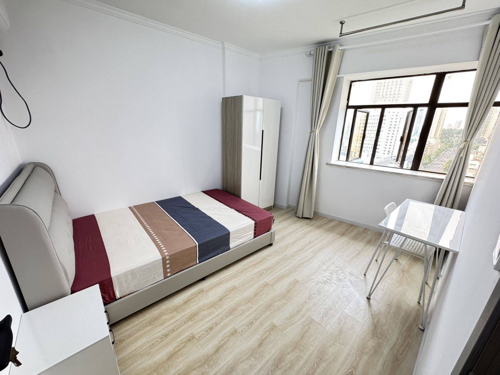 Nanjing-Gulou-Cozy Home,Clean&Comfy,No Gender Limit,Hustle & Bustle,“Friends”,Chilled,LGBTQ Friendly,Pet Friendly