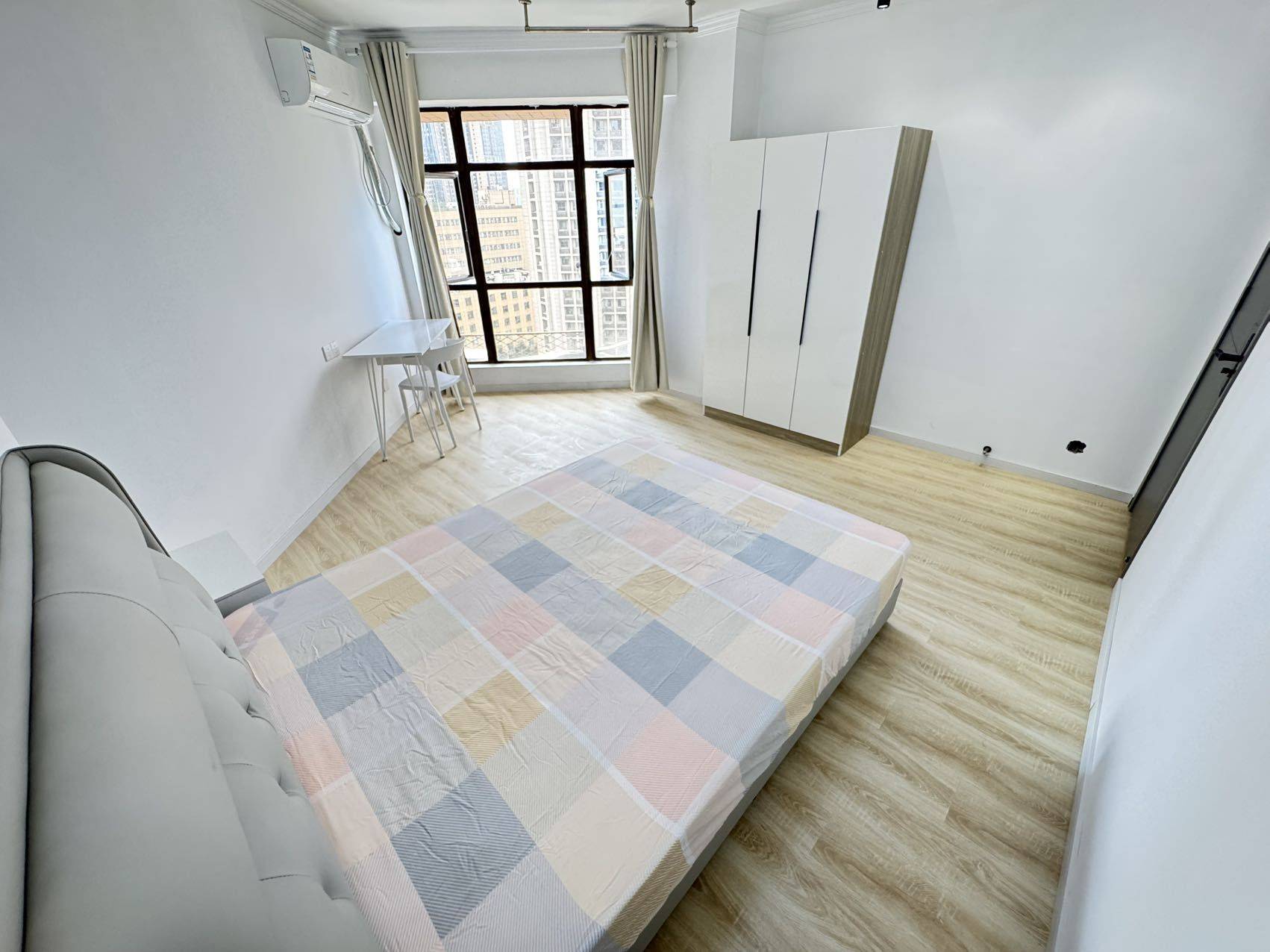 Nanjing-Gulou-Cozy Home,Clean&Comfy,No Gender Limit,Hustle & Bustle,“Friends”,Chilled,LGBTQ Friendly,Pet Friendly