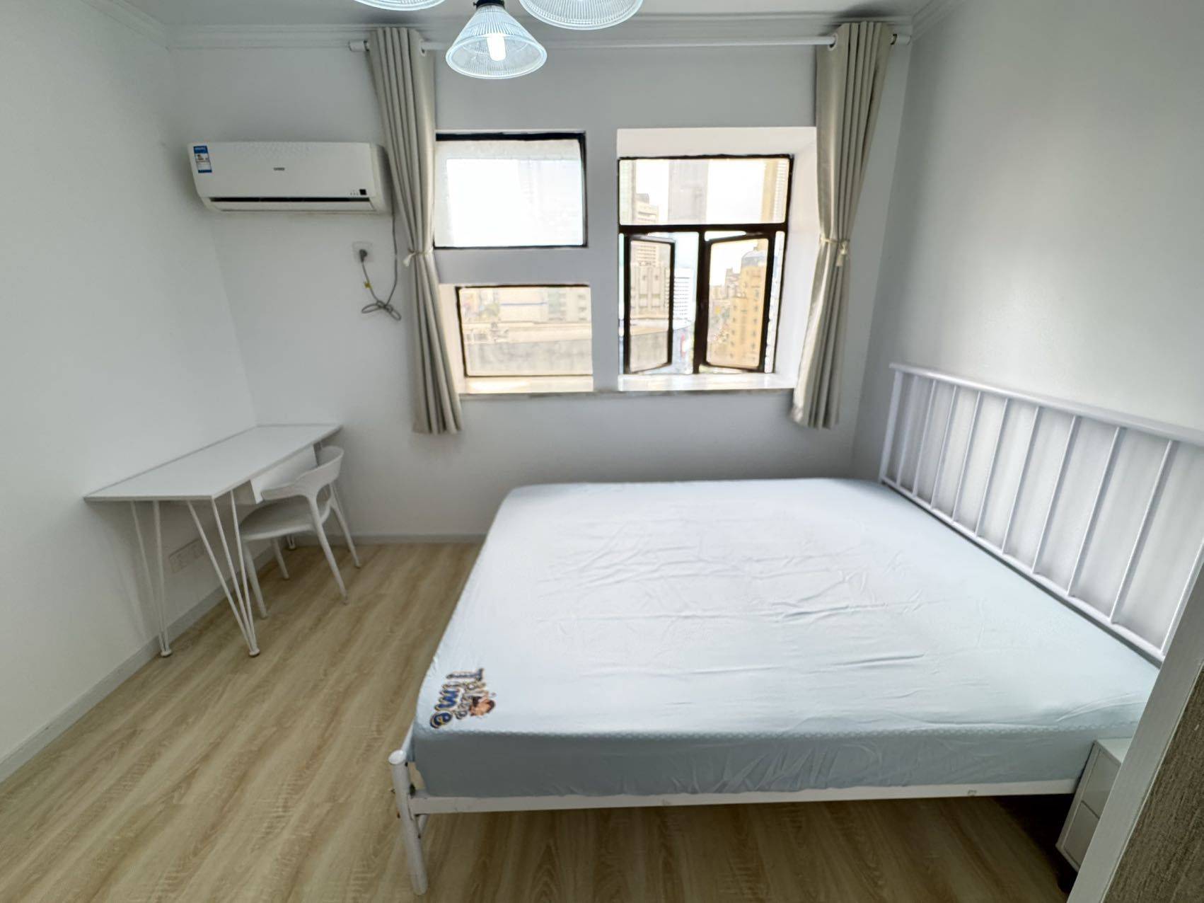 Nanjing-Gulou-Cozy Home,Clean&Comfy,No Gender Limit,Hustle & Bustle,“Friends”,Chilled,LGBTQ Friendly,Pet Friendly