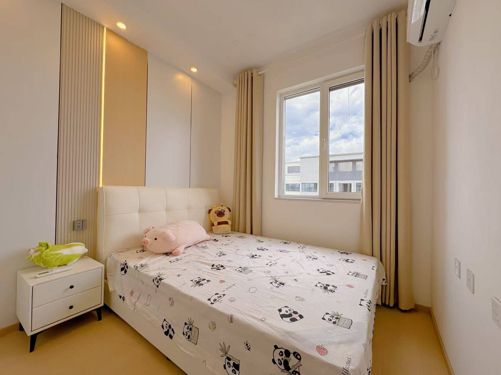 Cozy Home-Clean&Comfy-No Gender Limit-Hustle & Bustle-“Friends”-Chilled-LGBTQ Friendly-Pet Friendly